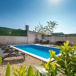 Villa Casa Romito By Briskva Kaštelir
