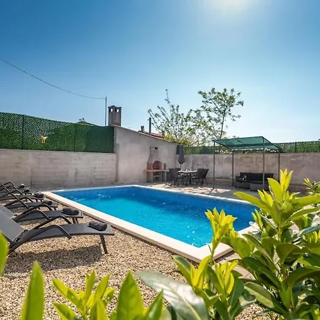 Βίλα Casa Romito By Briskva Kaštelir